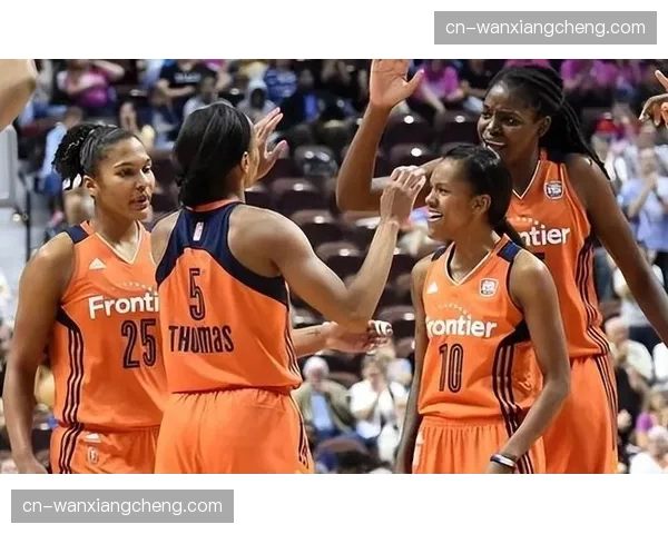 备战新赛季：康涅狄格太阳队飞往佛罗里达进行封闭集训