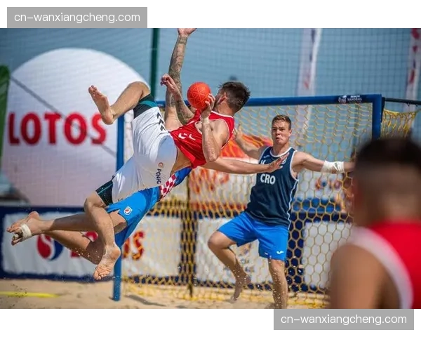 通讯：巴西里约热内卢海滩手球锦标赛吸引数千业余爱好者参与